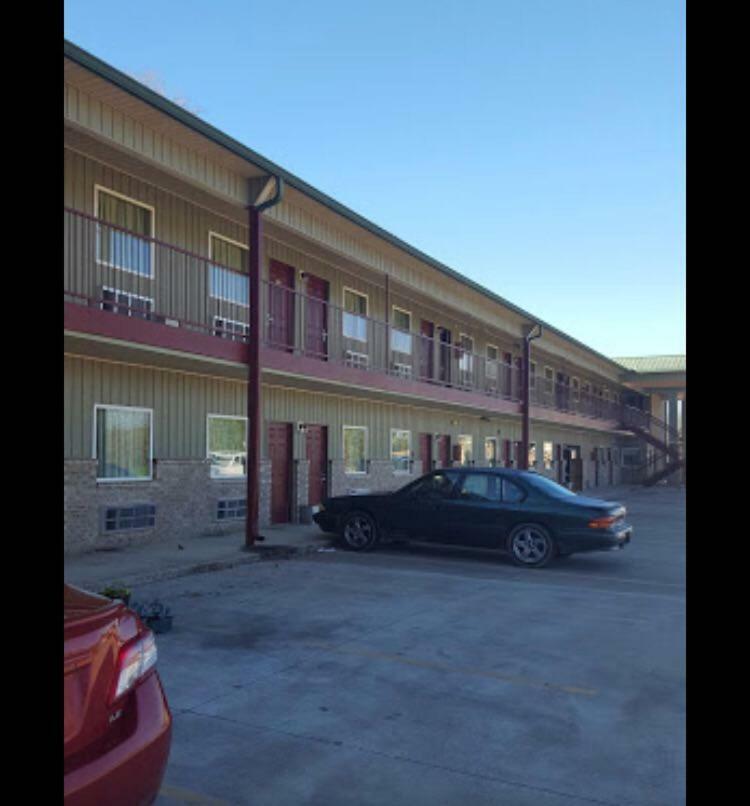City Heart Inn & Suites Piedmont エクステリア 写真