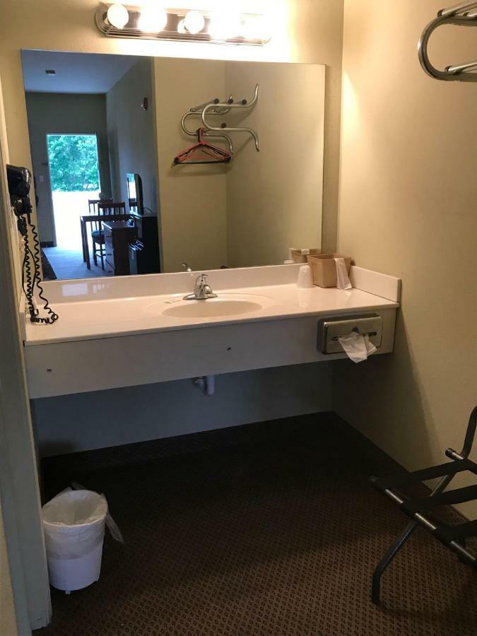 City Heart Inn & Suites Piedmont エクステリア 写真